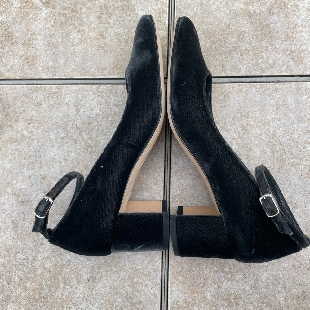 Manolo Blahnik Listony Strap 50 - Picture 14 of 16